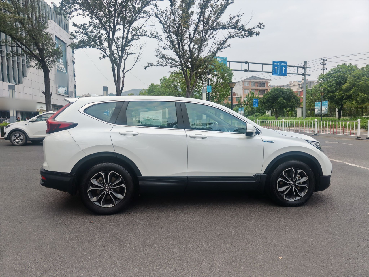 CR-V 2021 Hybrid 2.0L RWD photo 4
