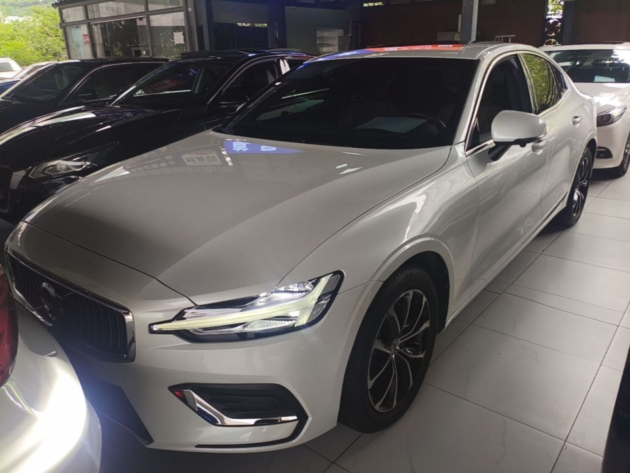 S60 2022 B4 Luxury