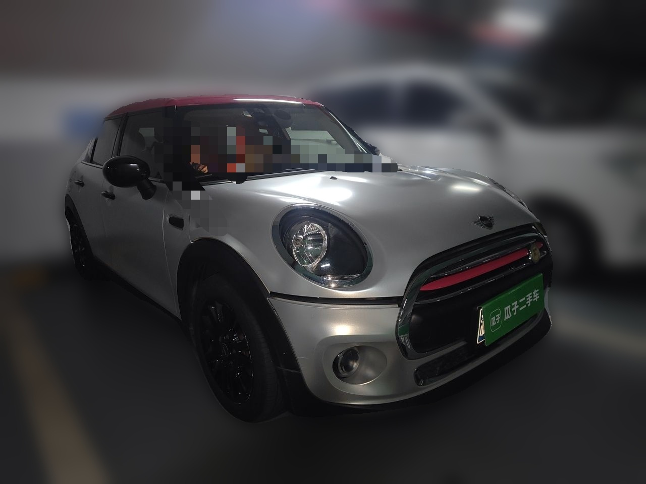 2020 1.5T ONE PLUS 5-Door photo 3