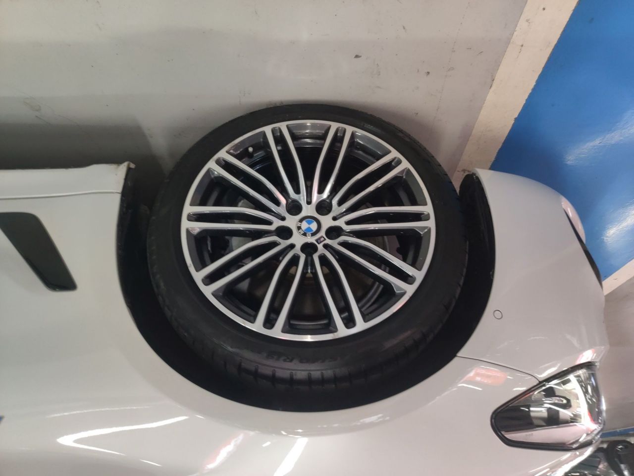 5 Series 2019 530Li Leading M Sport Package photo 3