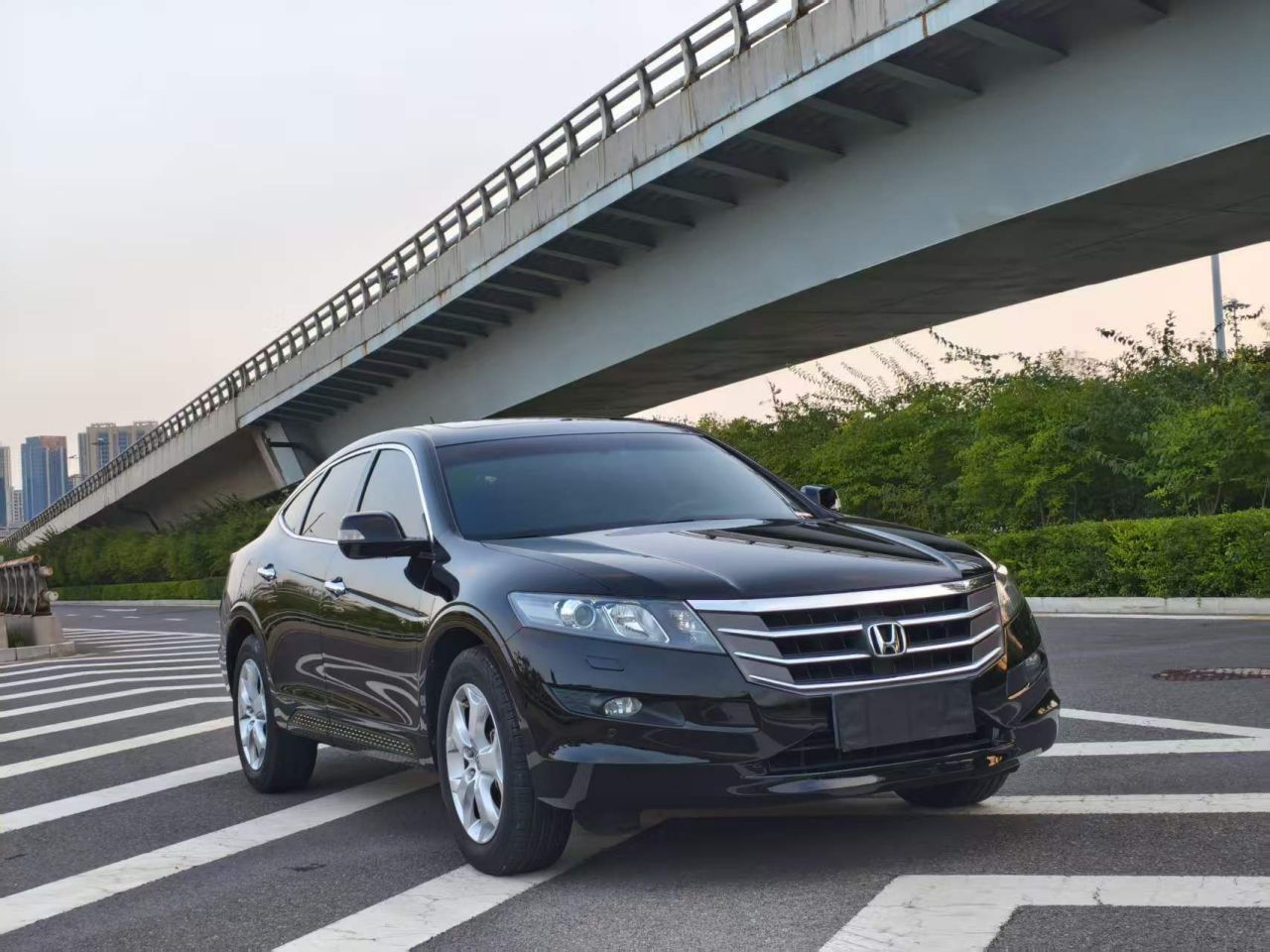 2012 2.4L Luxury photo 3