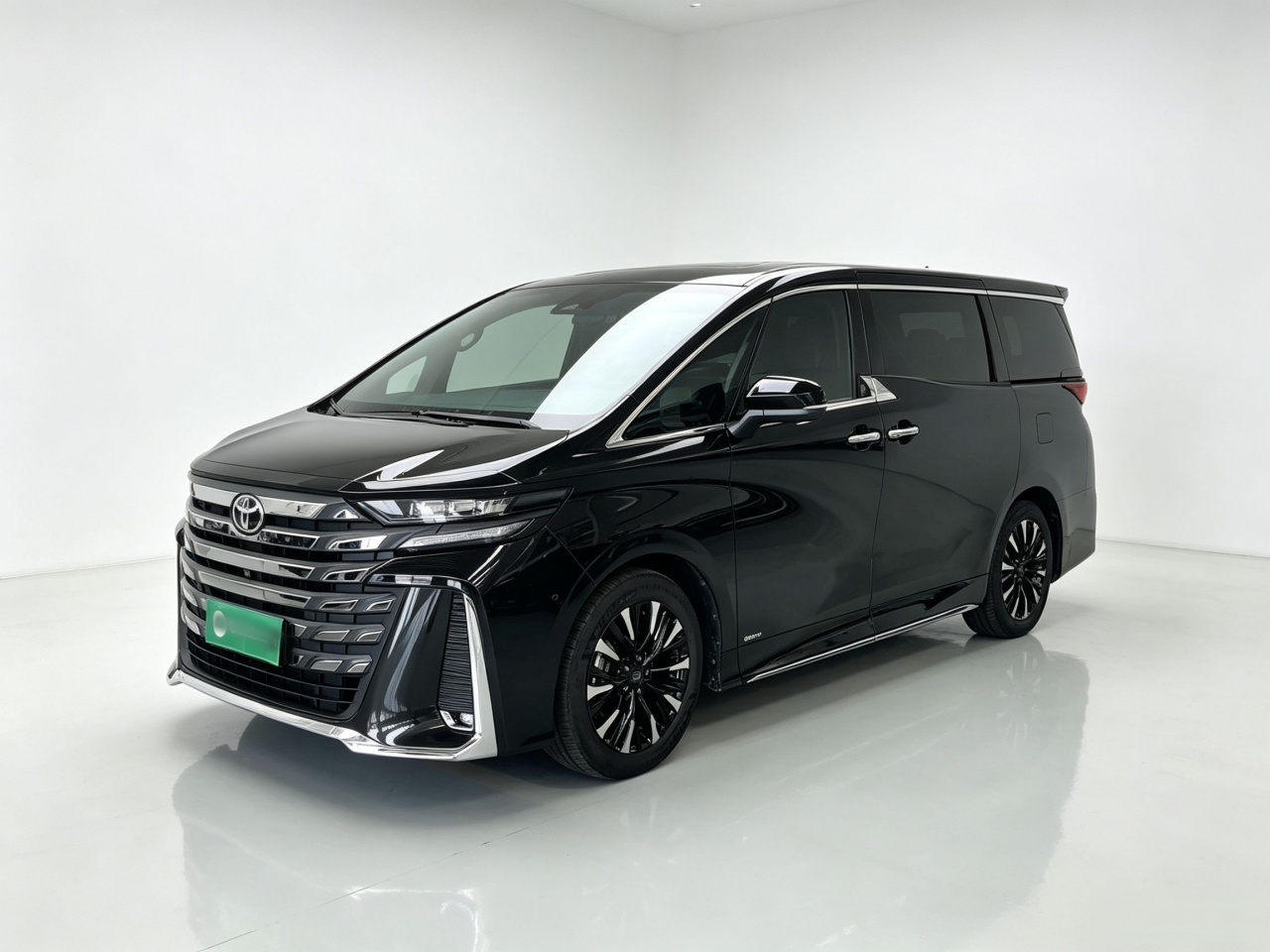 2024 Crown Hybrid 2.5L Supreme Executive