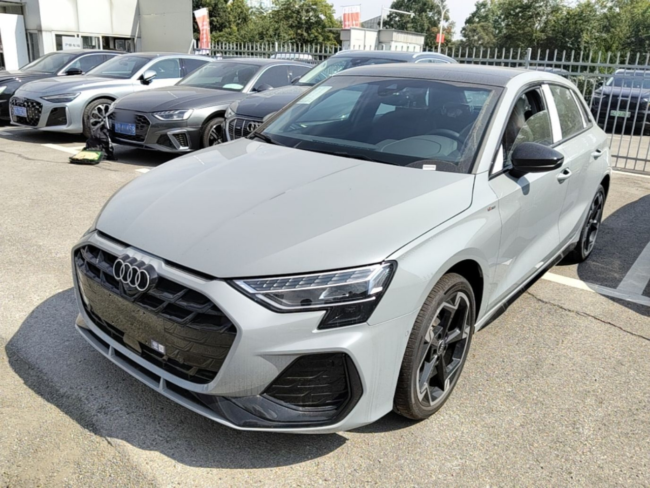 A3 2026 Sportback 35TFSI Flying Spur Exclusive + Luxury