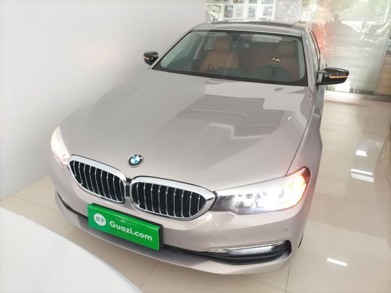 5 Series 2018 528Li Special photo 2