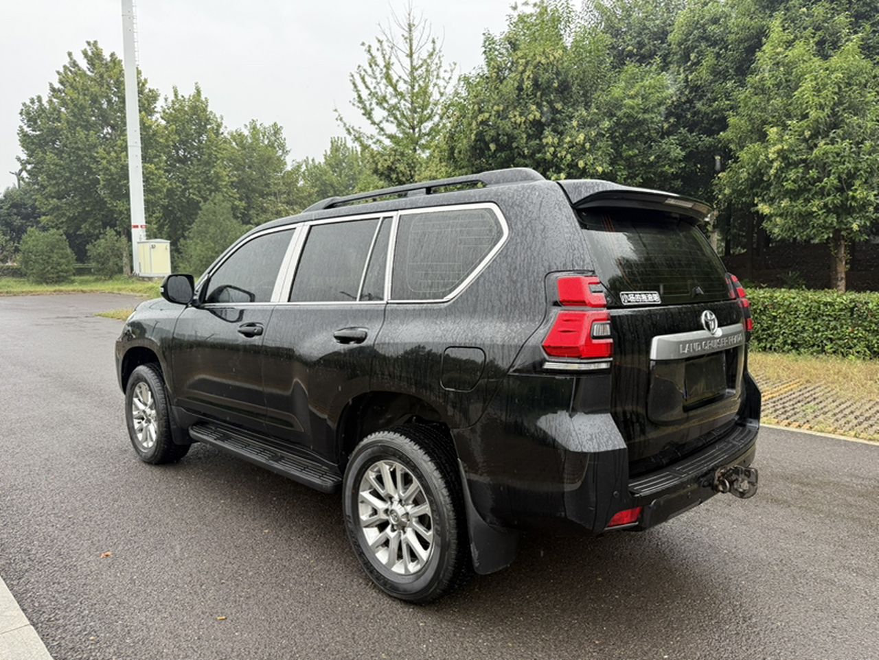 Prado Parallel Import photo 2