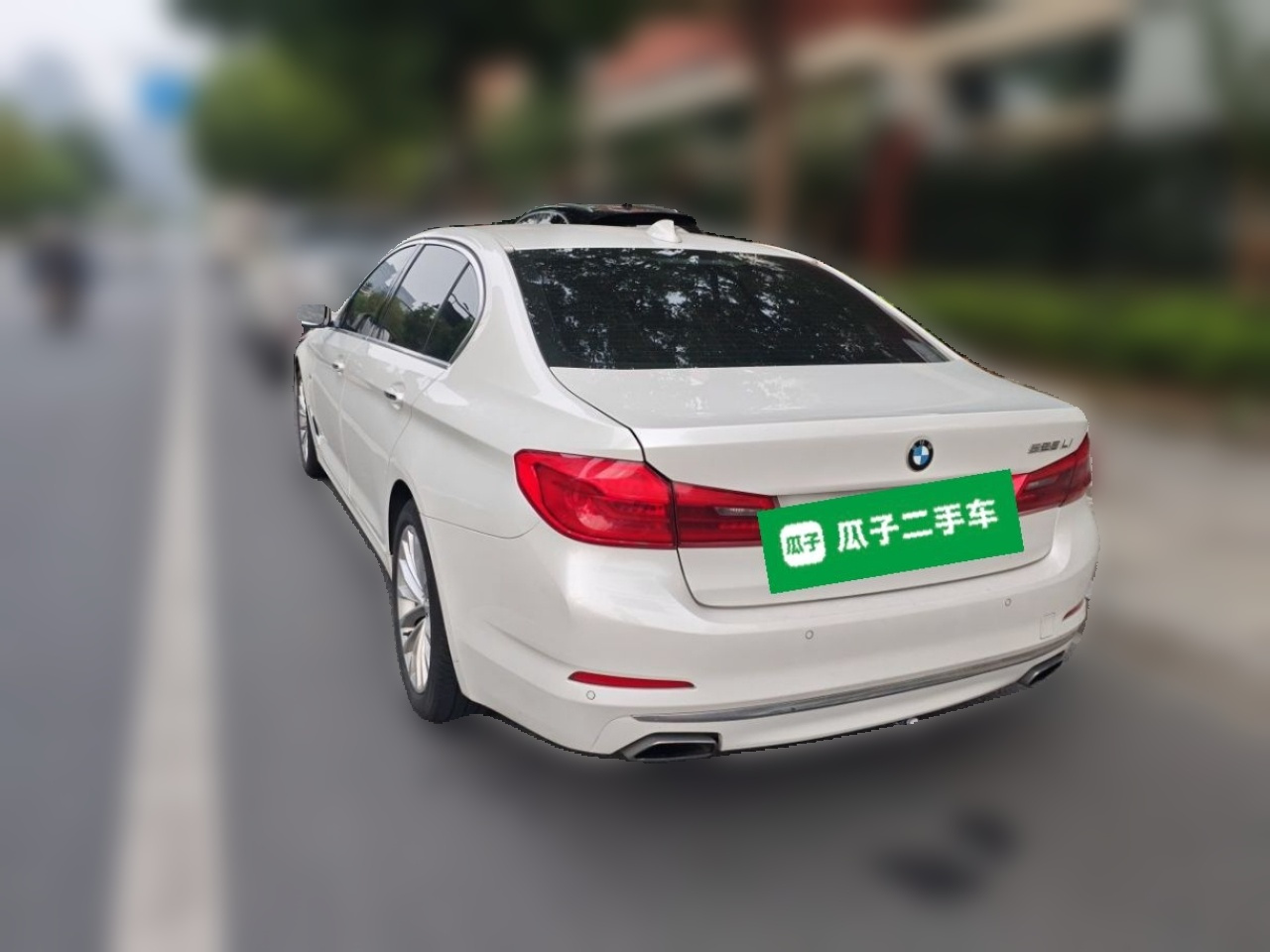 5 Series 2018 525Li Luxury photo 4