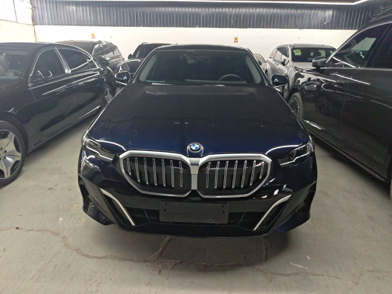 5 Series 2025 530Li Exclusive M Sport Package photo 2