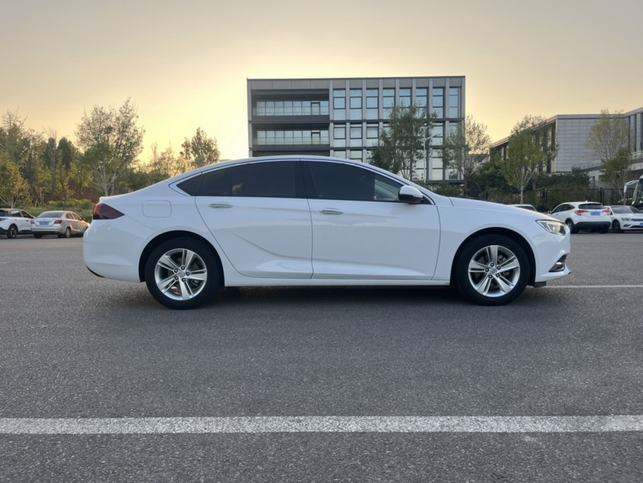 Regal 2019 20T Elite China VI photo 2