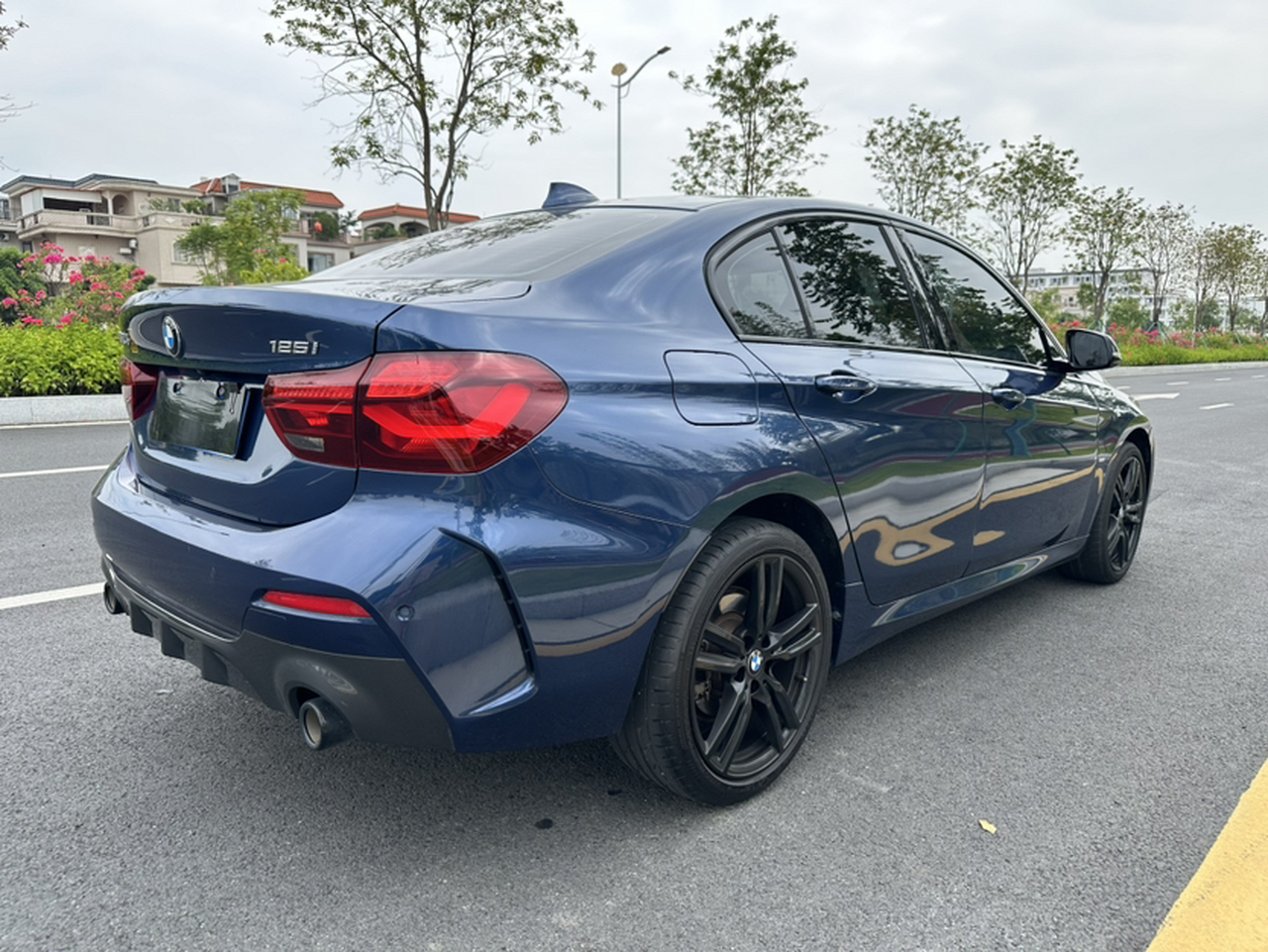 1 Series 2023 125i M Sport photo 3