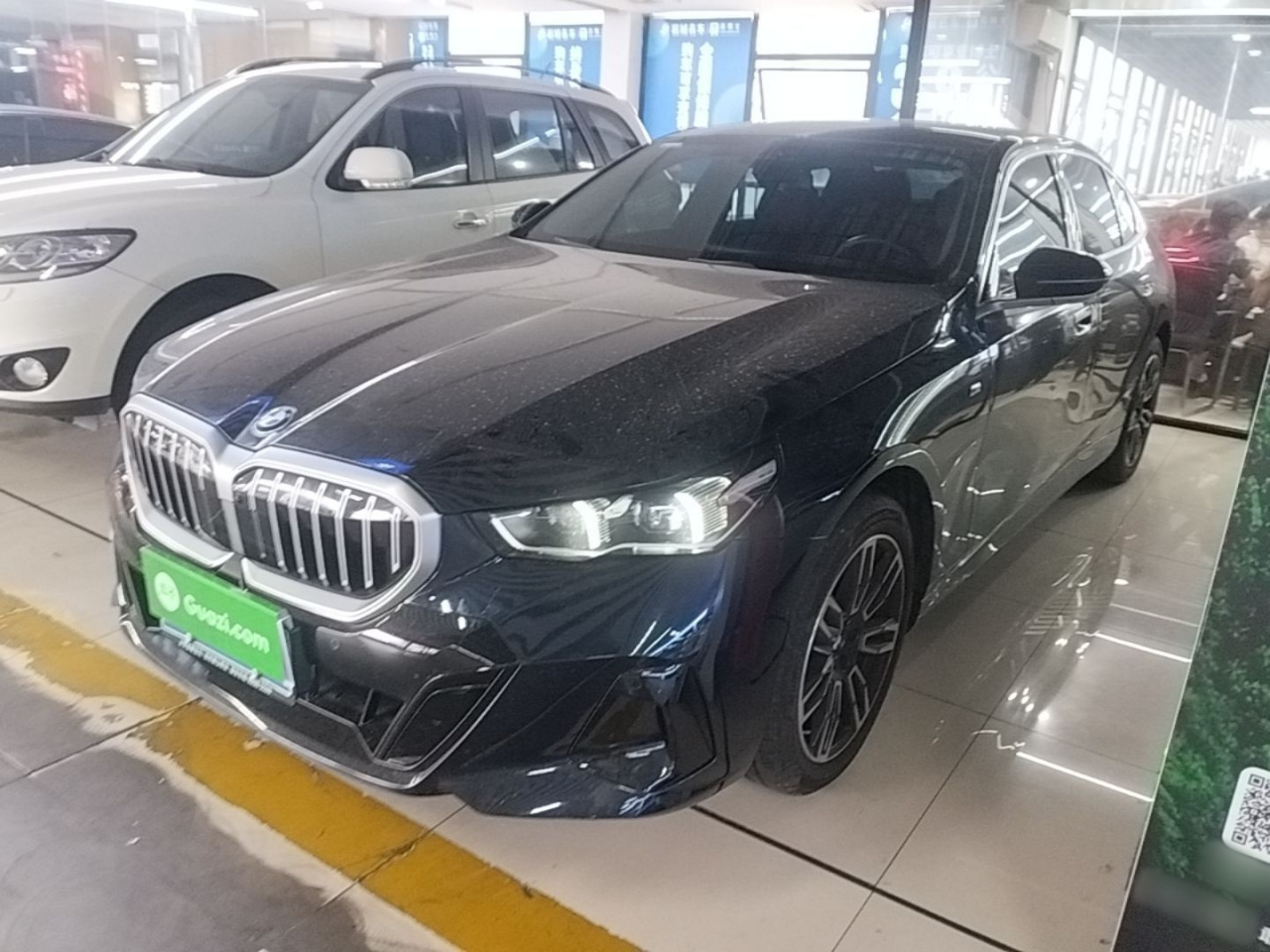 5 Series 2025 530Li Leading M Sport Package