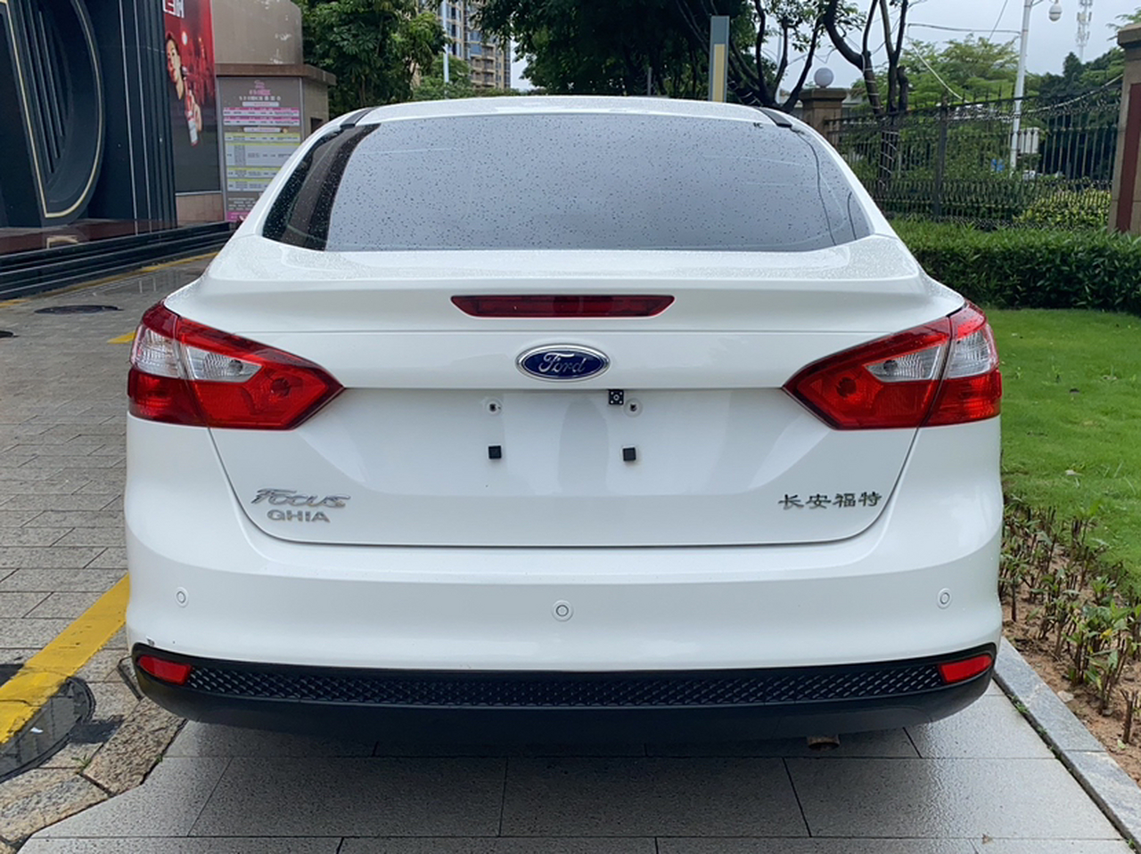 Focus 2012 Sedan 1.6L AT Premium photo 3