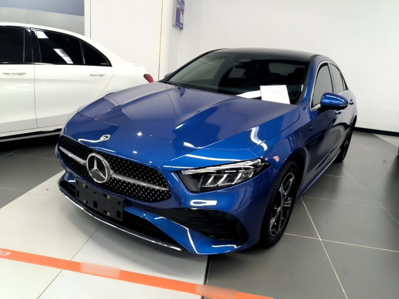 A-Class 2023 A 200 L Fashion