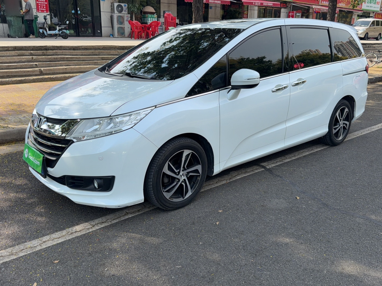 Odyssey 2015 Facelift 2.4L Luxury