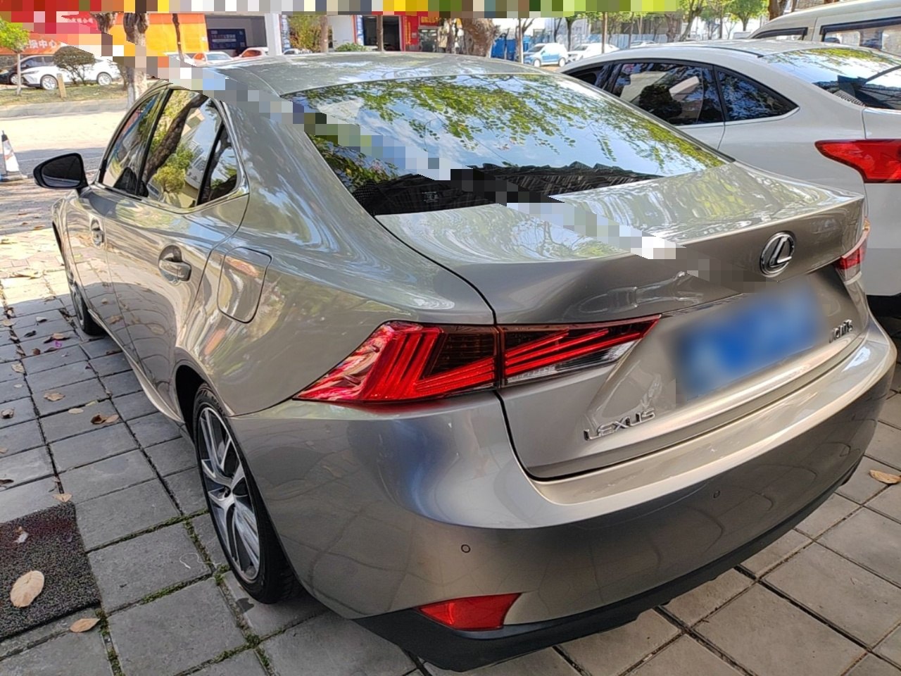 IS 2017 300 F SPORT photo 4