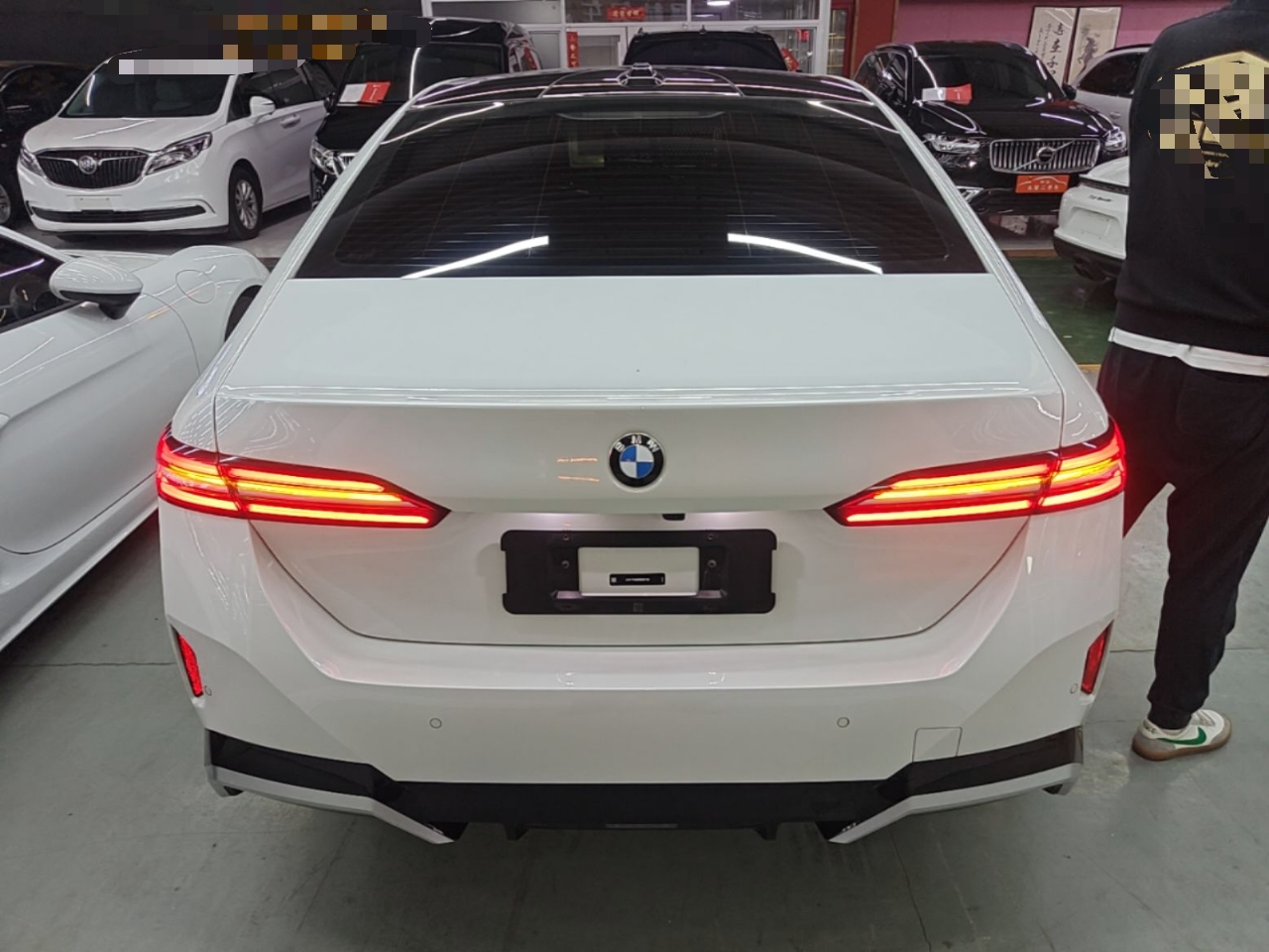 5 Series 2024 525Li M Sport Package photo 3