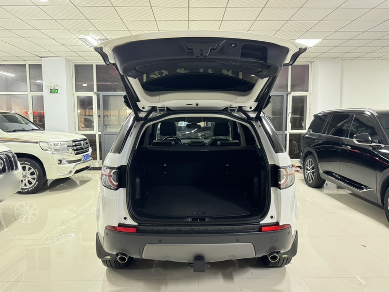 Discovery Sport 2019 240PS SE China VI photo 4