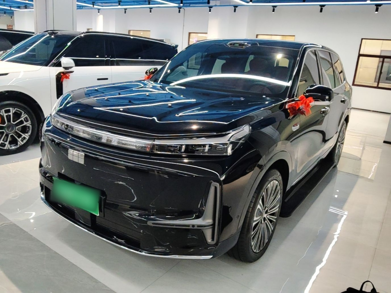 Galaxy M9 2025 210km AWD Pilot