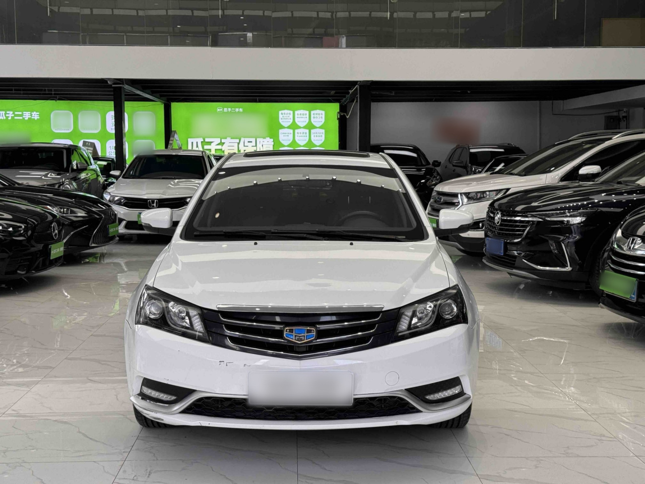 Emgrand 2016 Sedan 1.5L MT photo 2