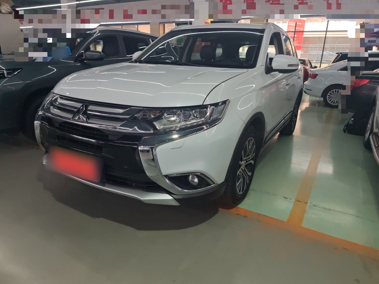 Outlander 2016 2.4L AWD Luxury 7-Seater