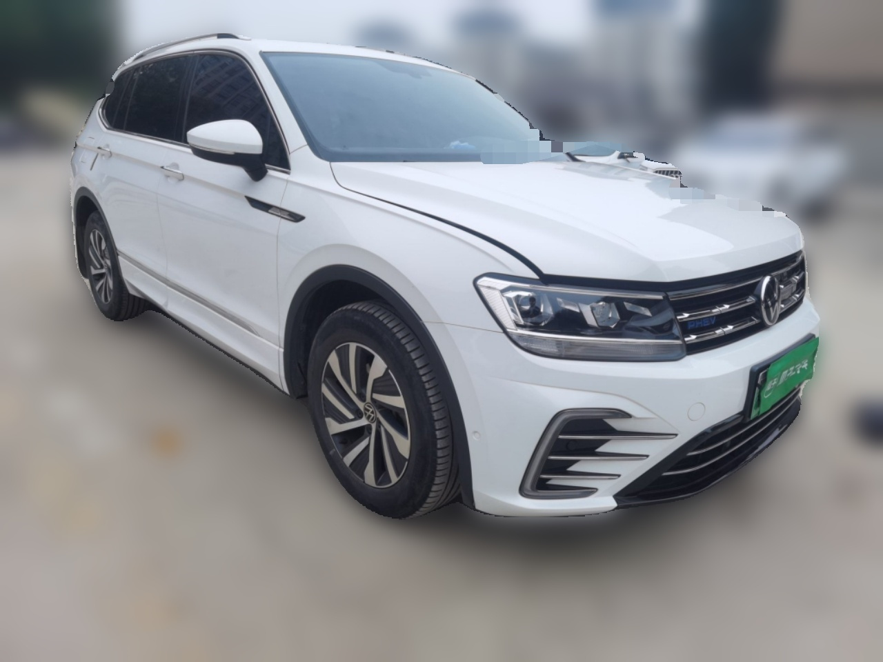 Tiguan L EV 2020 430PHEV PHEV Premium photo 3