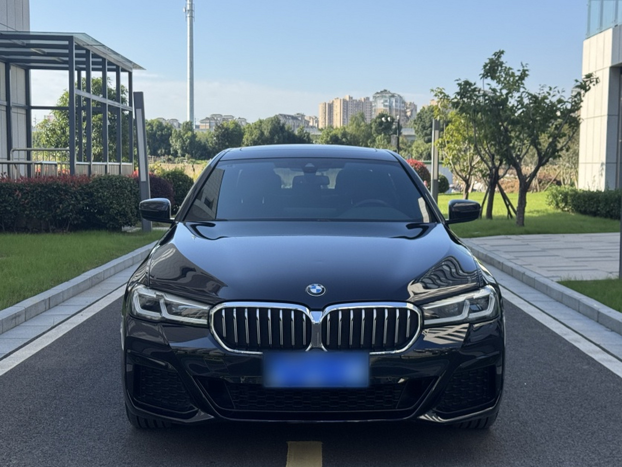 5 Series 2021 530Li Leading M Sport Package photo 5