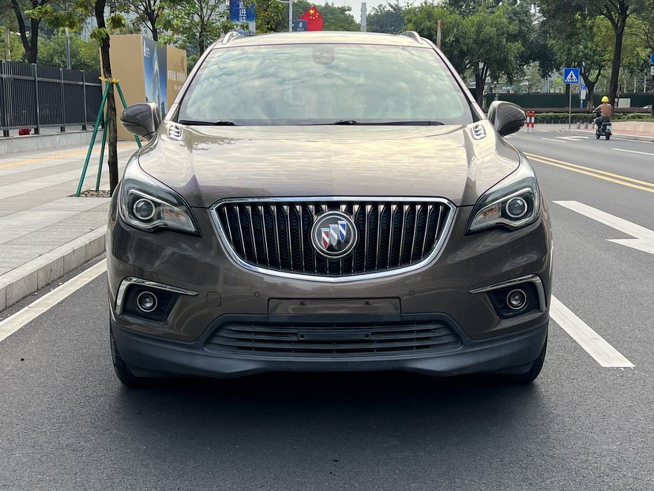 Envision 2017 28T AWD Luxury photo 3