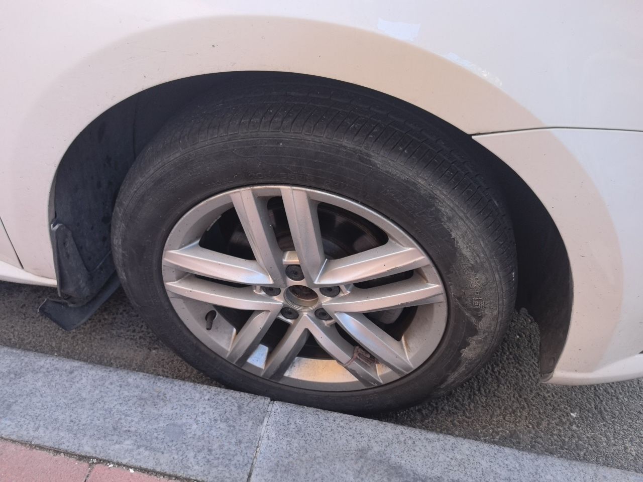 2015 1.6L AT Comfort photo 5