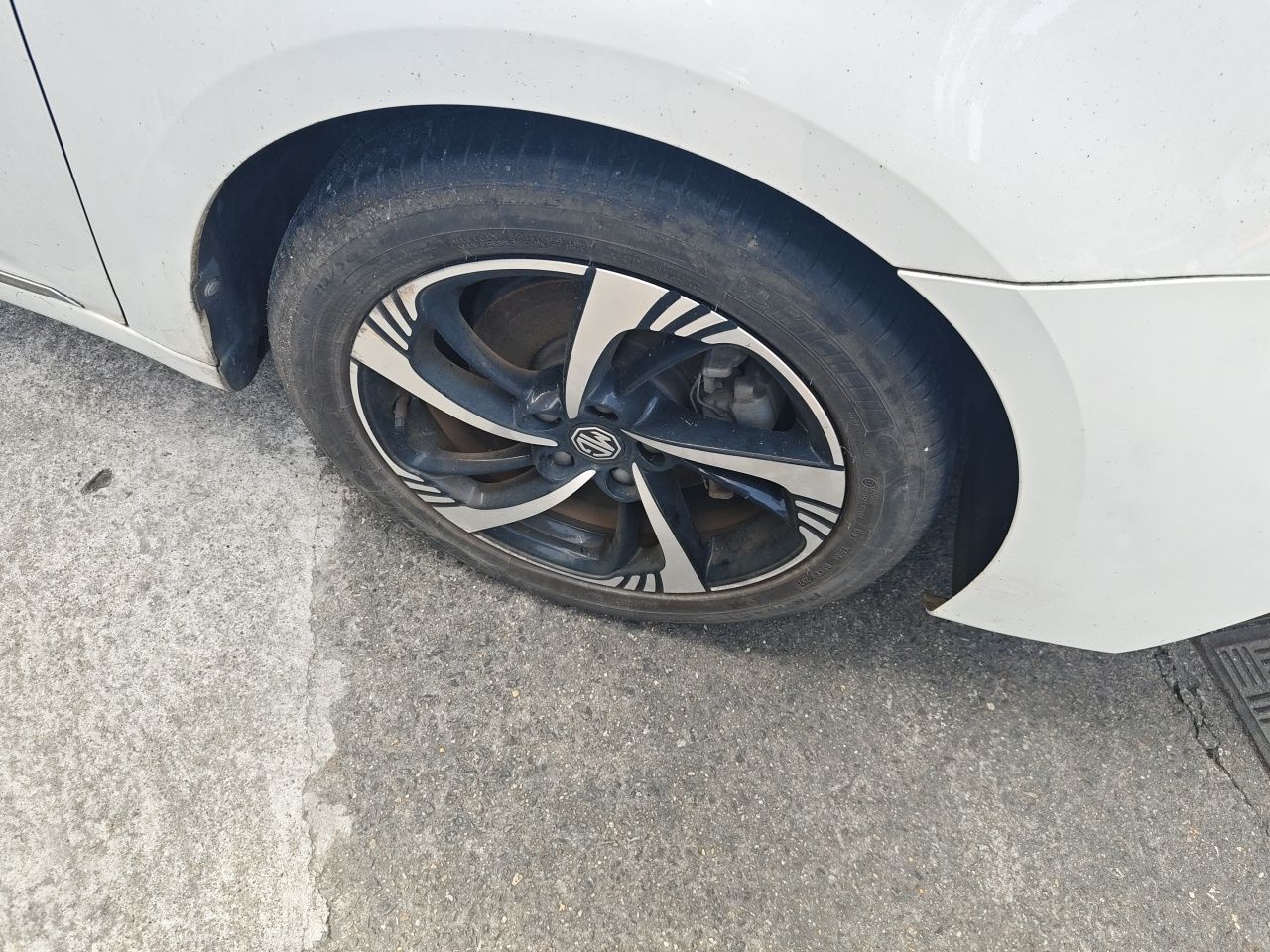 6 EV 2020 1.5T Hybrid Luxury photo 5