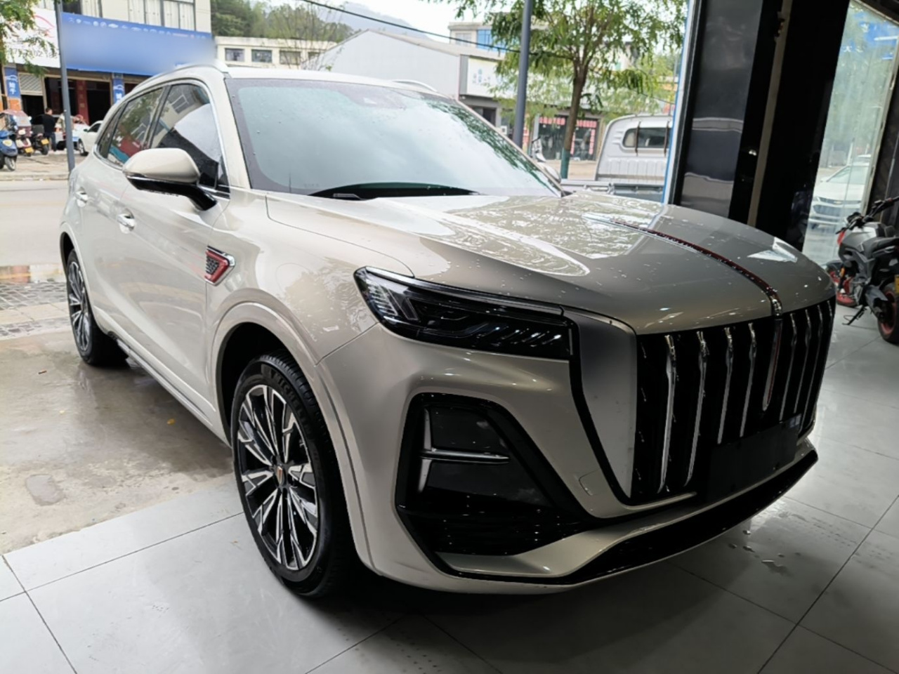HS5 2023 2.0T AWD Pro photo 3
