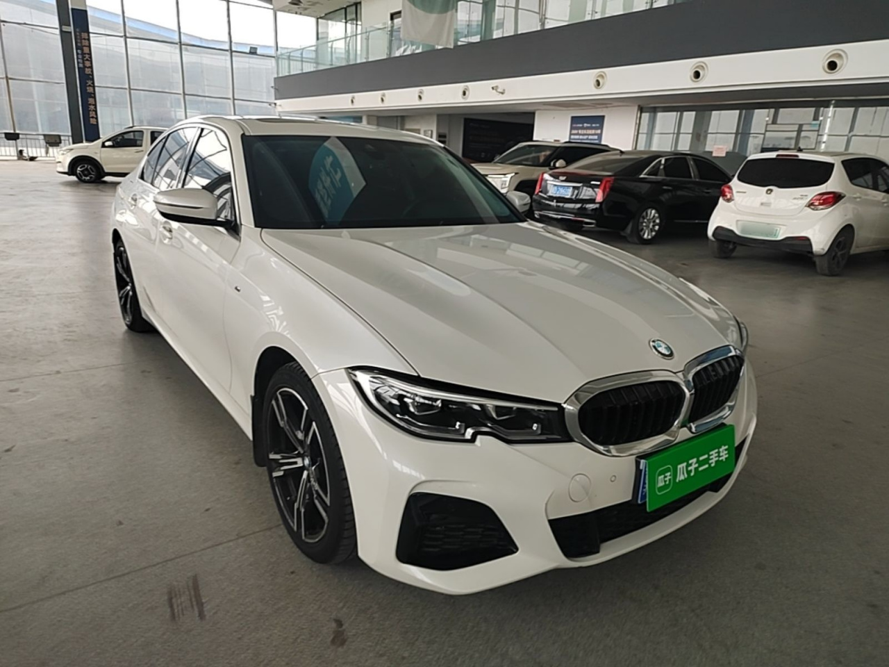 3 Series 2022 325i M Sport Package photo 3