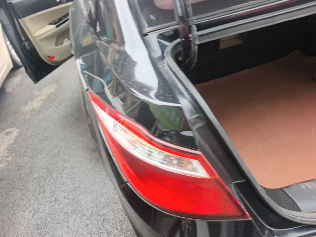 Eado 2014 1.6L AT Luxury photo 4