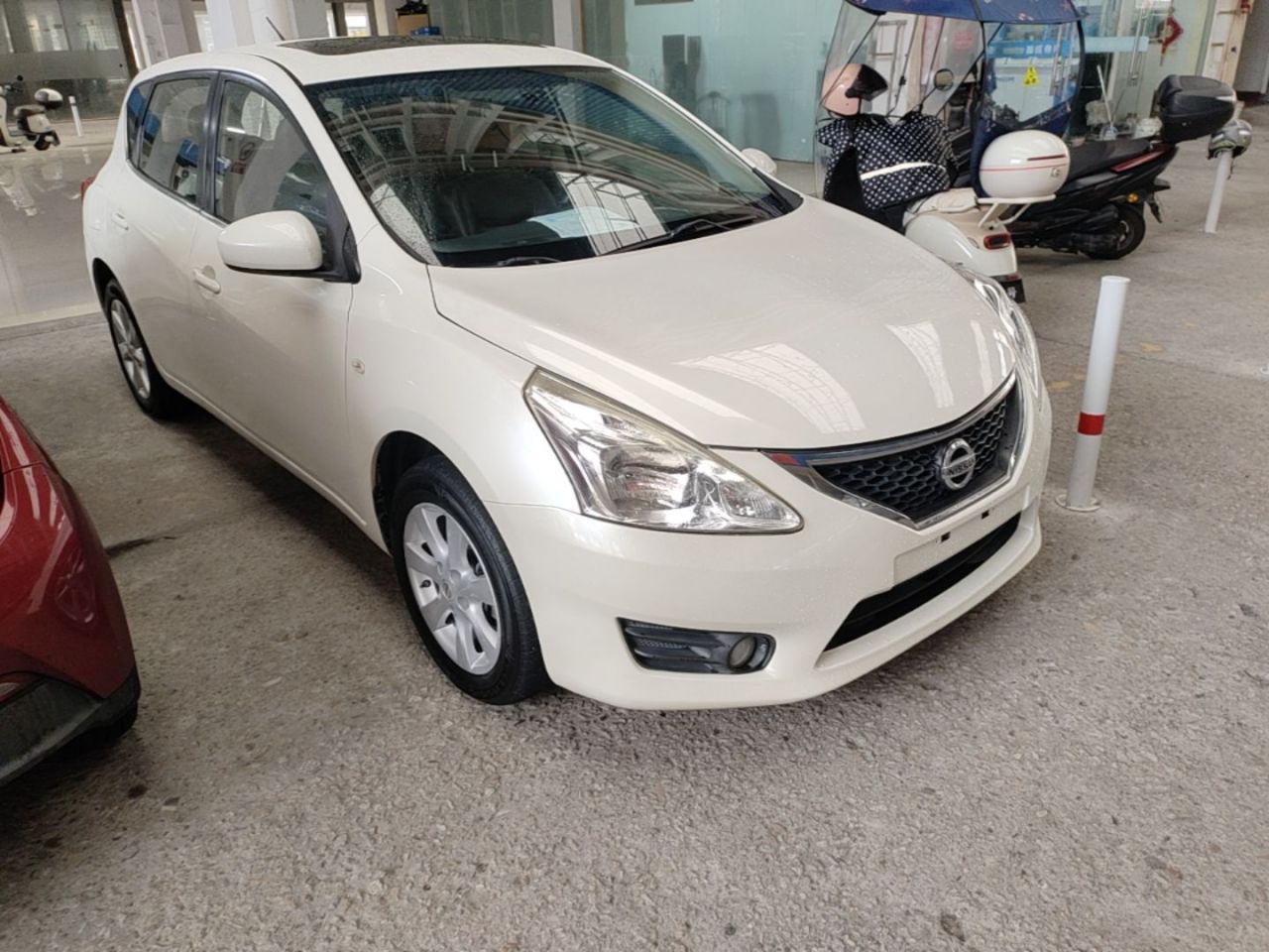 Tiida 2014 1.6L CVT photo 3