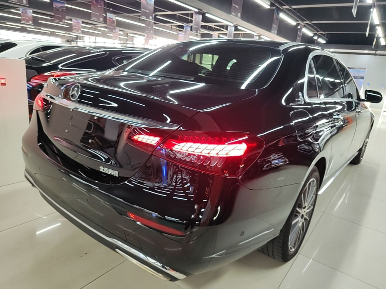 E-Class 2023 E 260 L photo 4