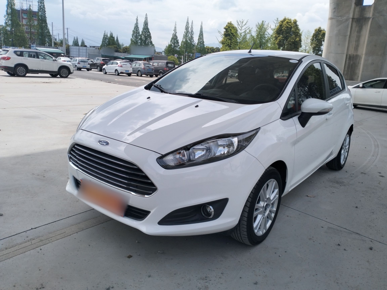 2013 Hatchback 1.5L AT Fashion