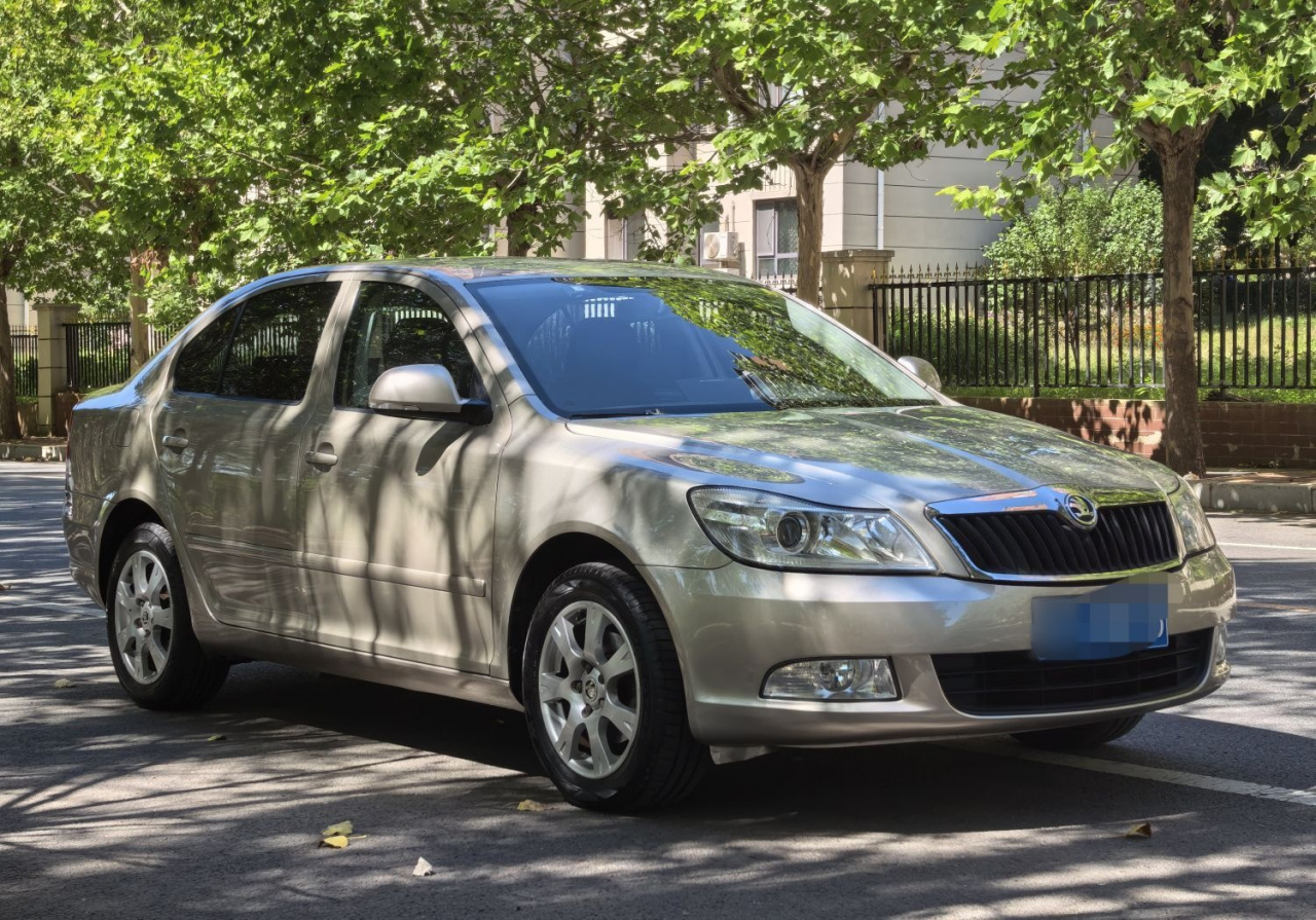 Octavia 2014 1.6L AT photo 2