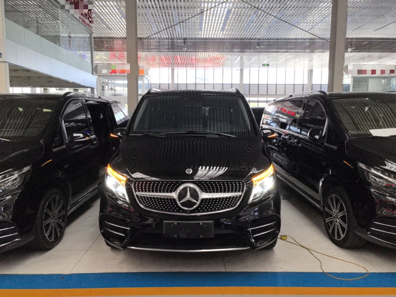V-Class 2020 V 260 L Long Wheelbase Luxury photo 2