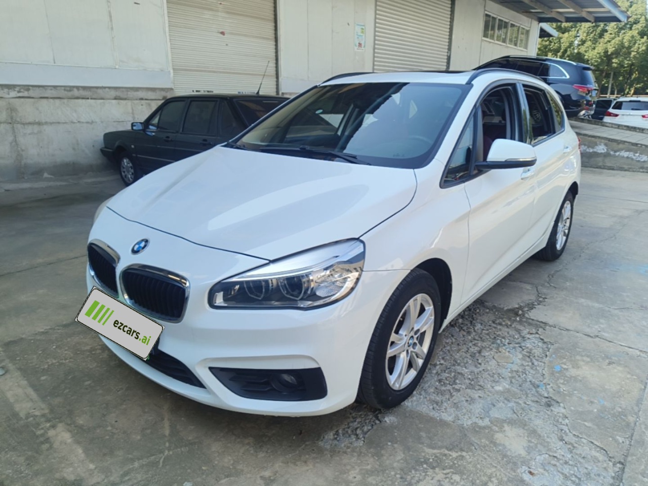 2 Series Wagon 2016 218i Leading