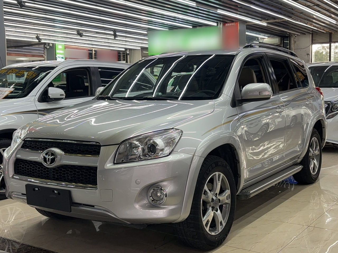 RAV4 2011 2.4L AT AWD Luxury photo 4