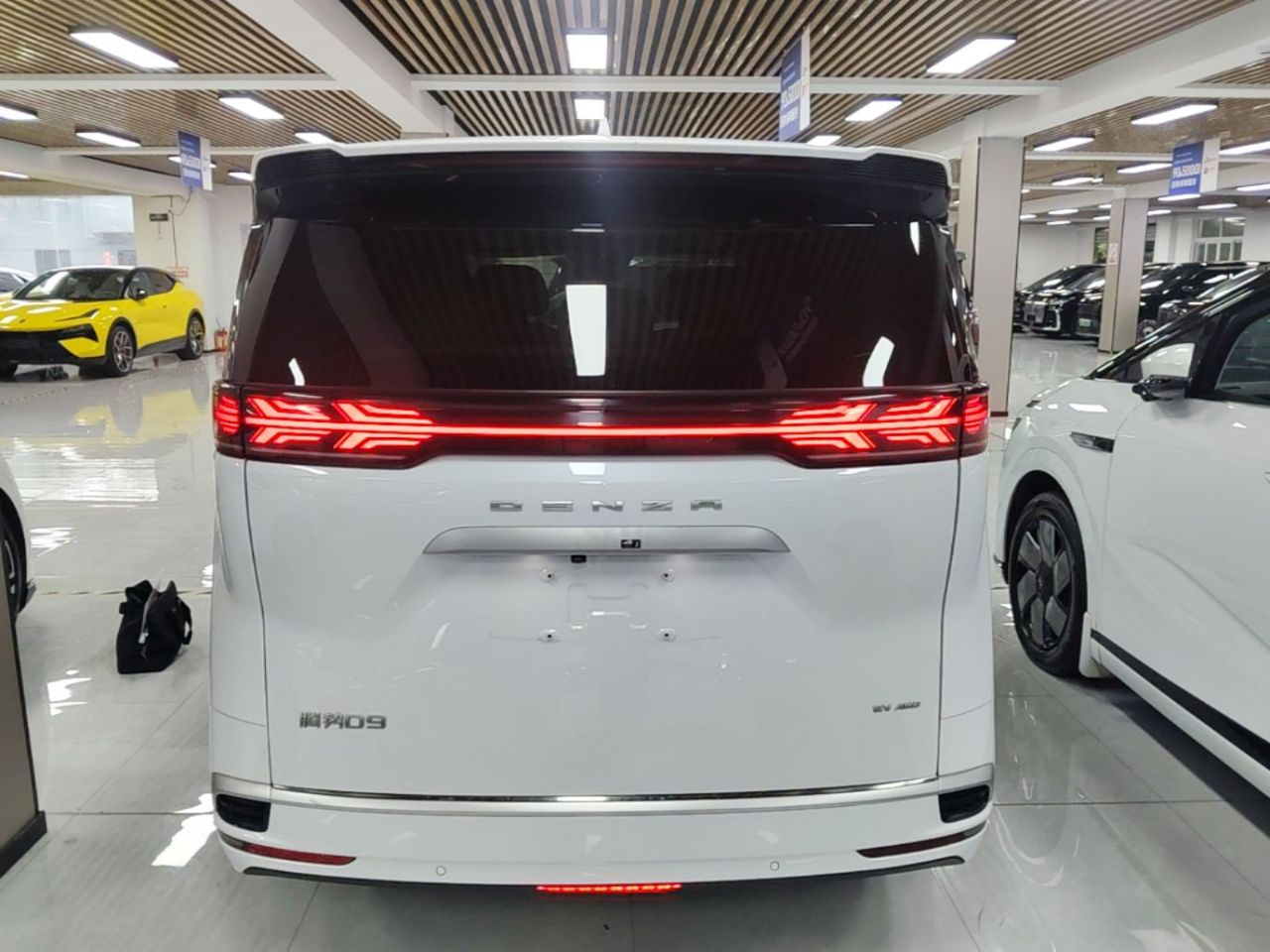 D9 2022 EV 600 AWD Noble photo 5