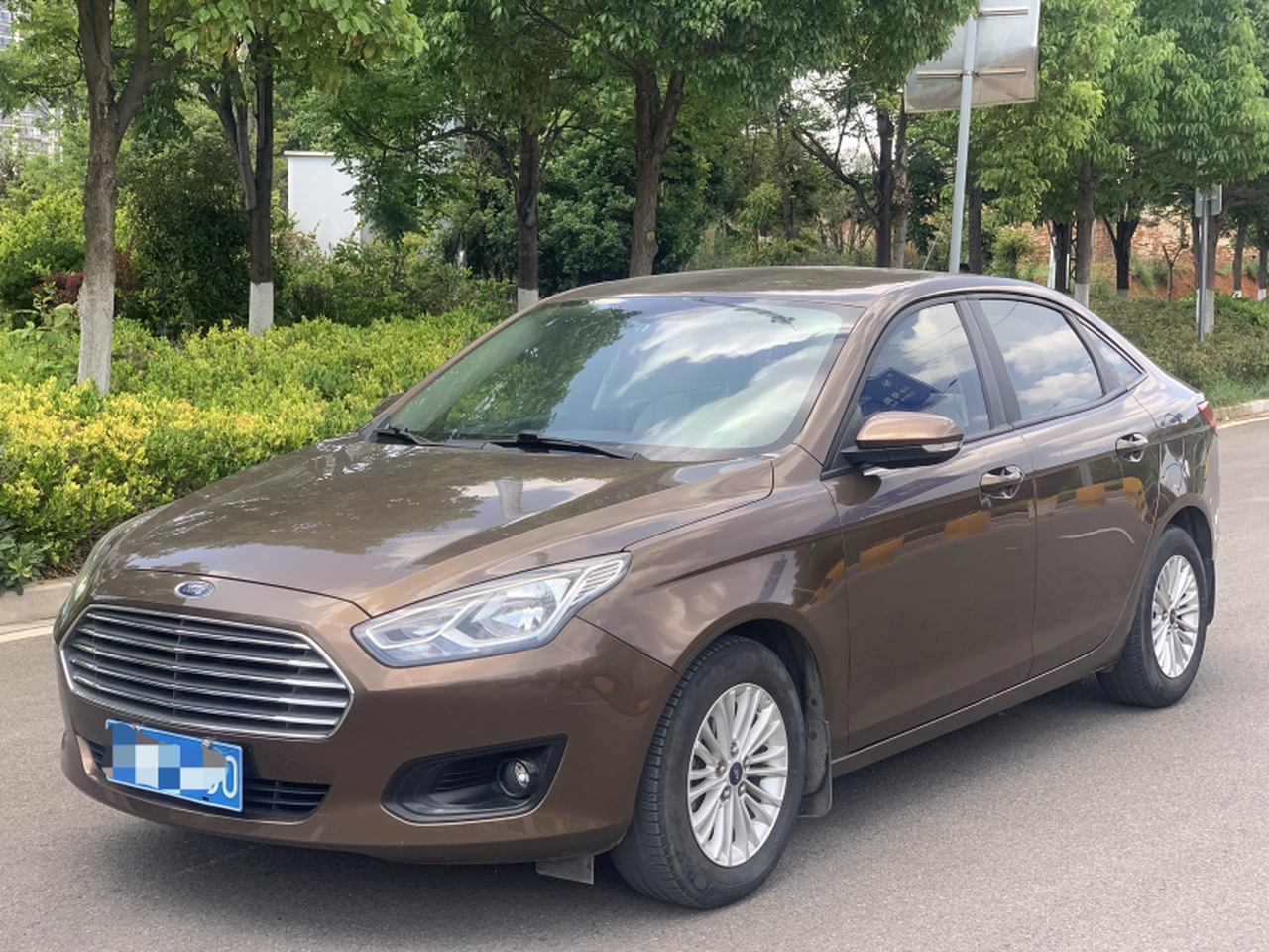 Escort 2015 1.5L AT Comfort