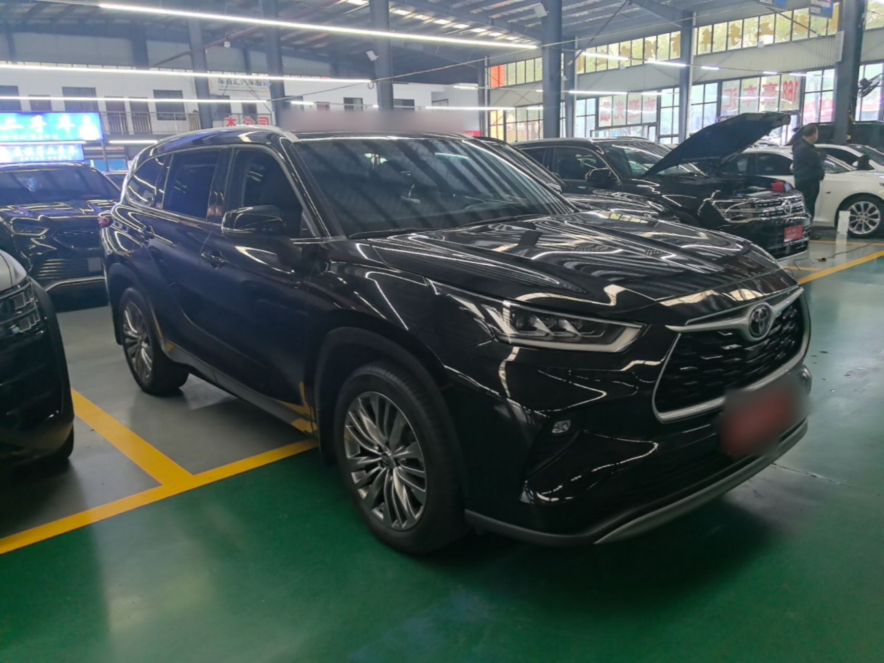 Highlander 2022 380T AWD Premium 7-Seater photo 3