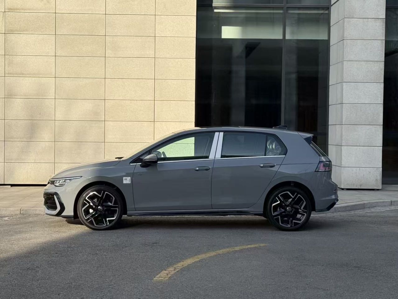Golf 2025 300TSI R-Line photo 4