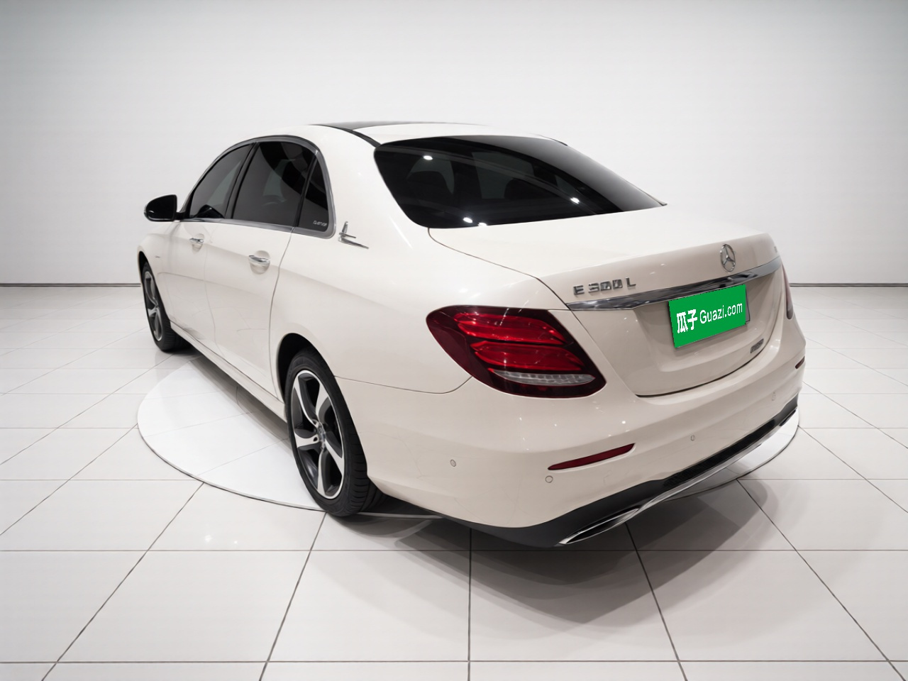 E-Class 2017 E 300 L Sport Luxury photo 4