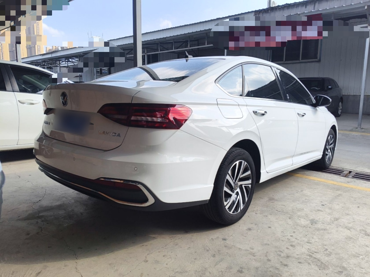 Lavida 2023 1.5L AT photo 4