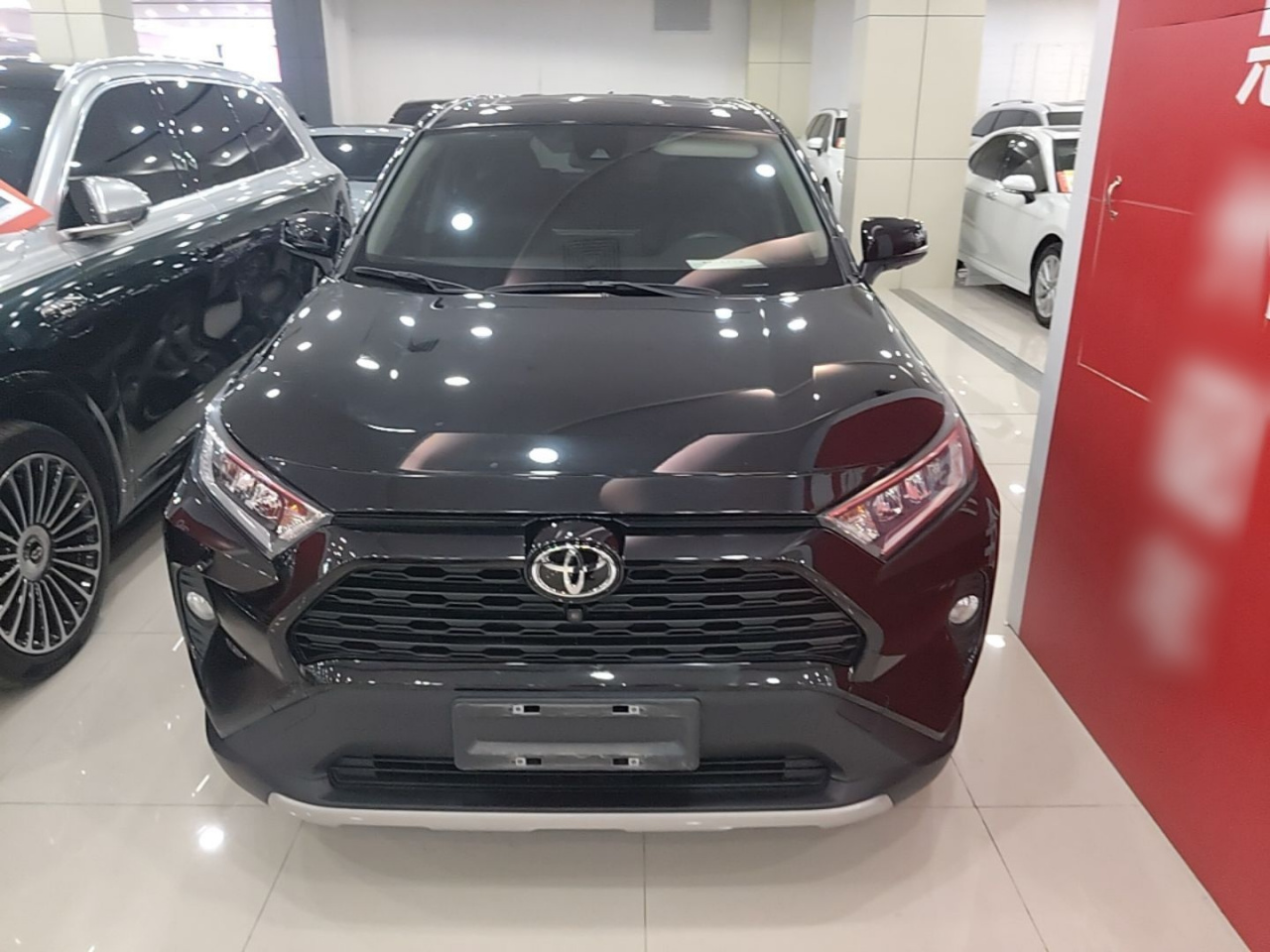 RAV4 2022 2.0L CVT RWD photo 2