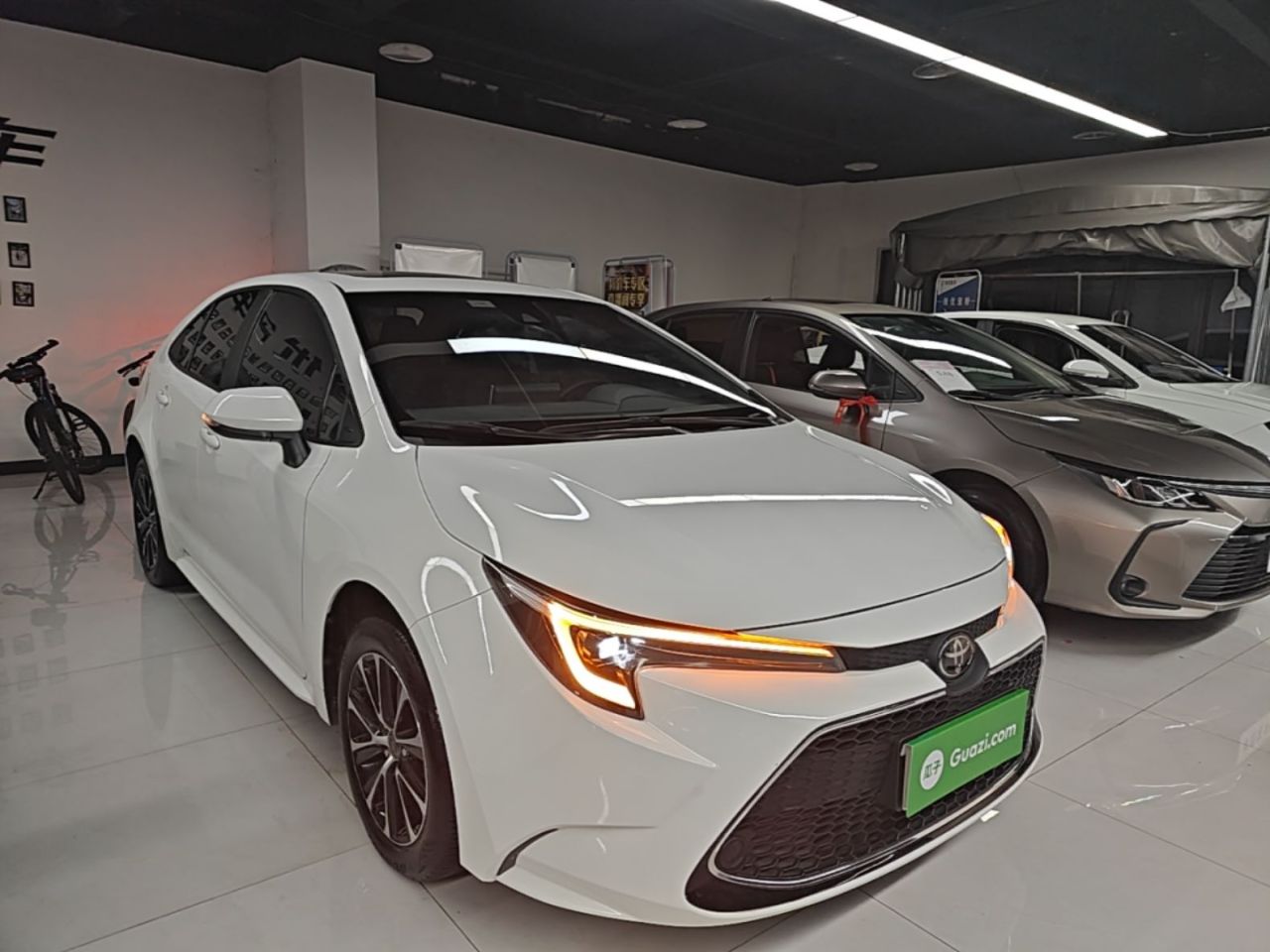 Levin 2023 185T CVT Luxury photo 3