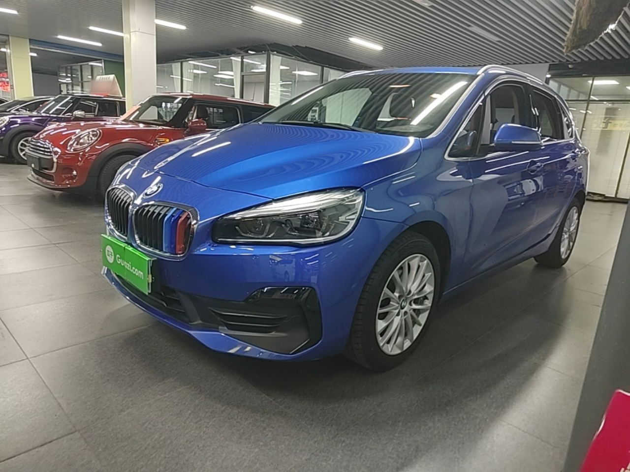 2 Series Wagon 2018 218i Leading
