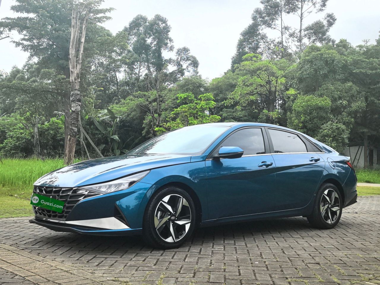 Elantra 2022 1.5L CVT LUX Premium