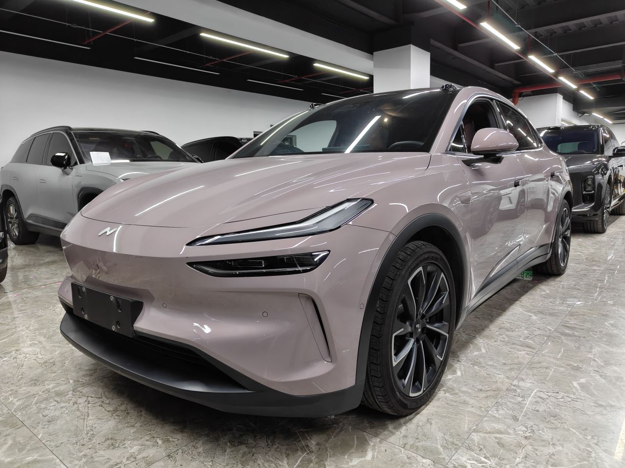 L60 2024 60kWh RWD