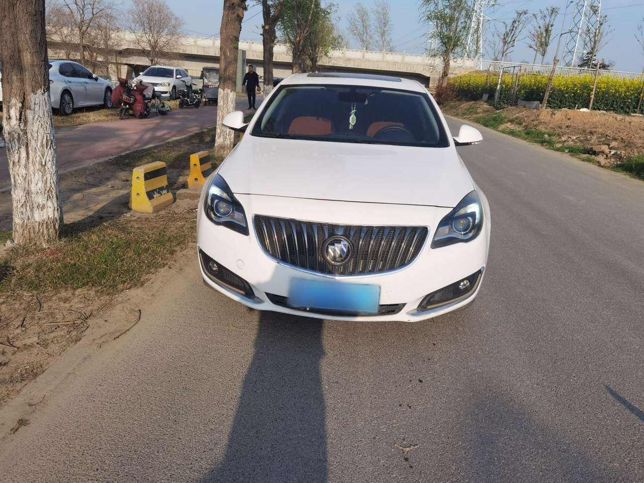 Regal 2015 1.6T Elite Tech photo 4